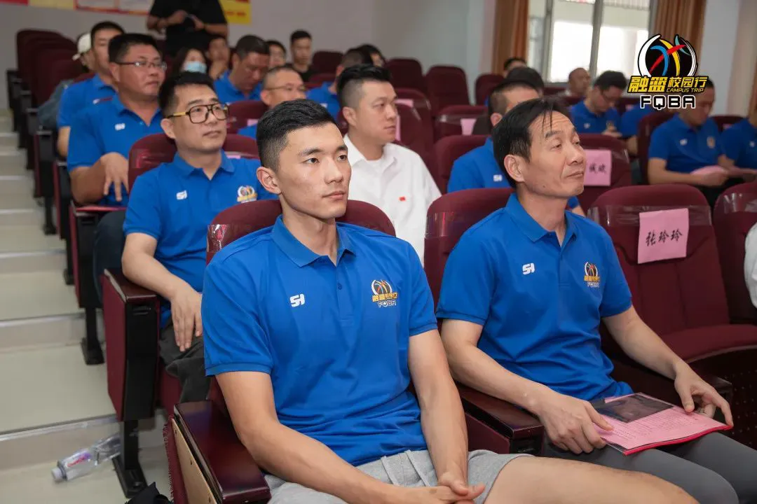 刻苦训练篮球时如何避免受伤的建议_1
